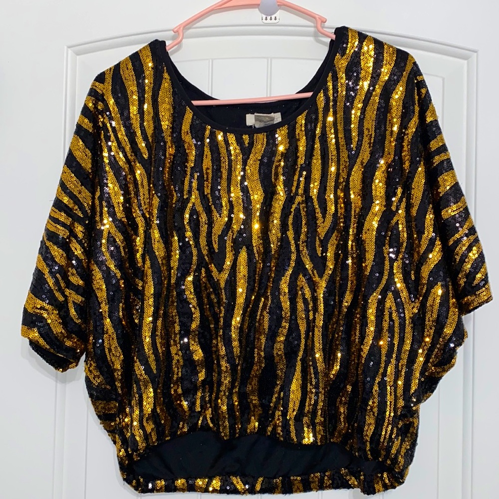 Black and gold sequins cropped top size large.
